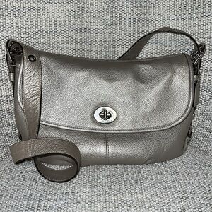 Coach Legacy Flap Silver Pebbled Leather Shoulder bag F15170